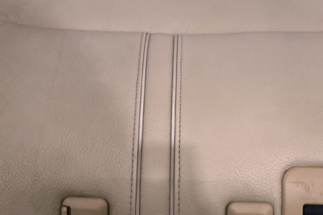 BMW X3 er E83 Sitz hinten Beifahrer rechts Rückenlehne Leder Sandbeige Hell - SKU 3410383 - Teilenummer 3410383