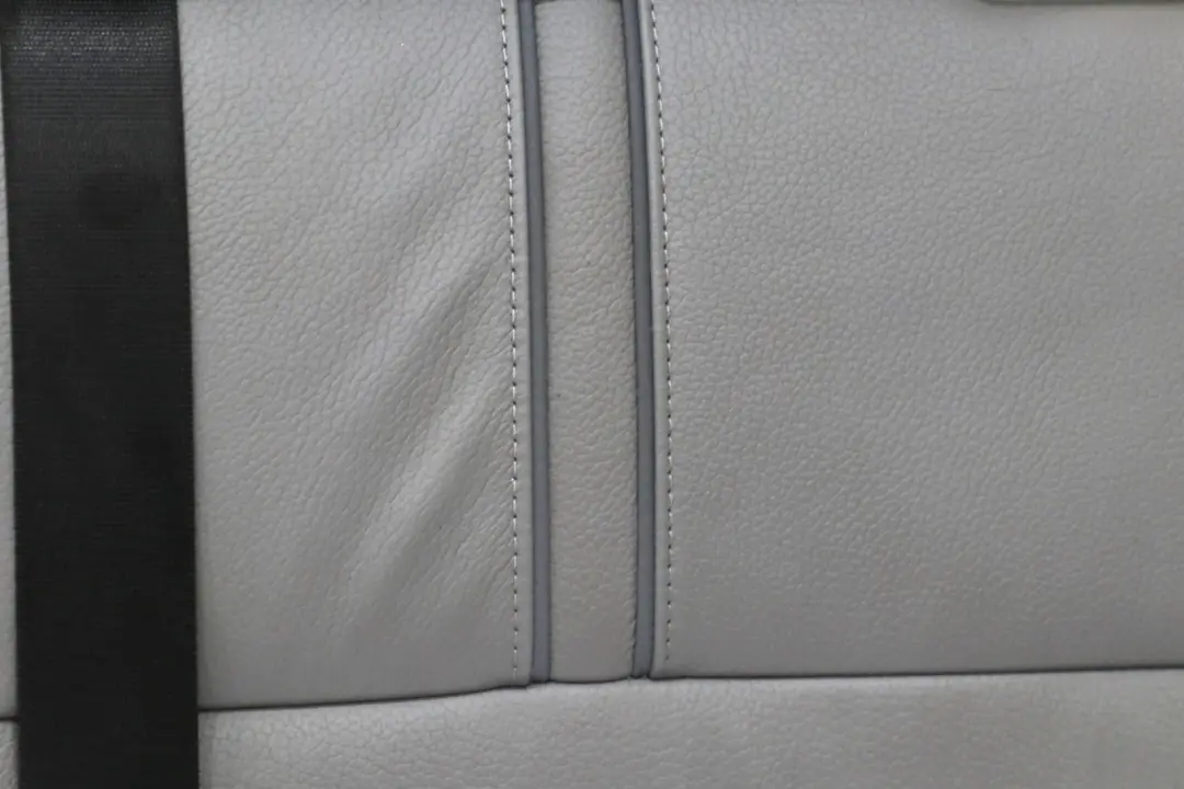 BMW X3 Series E83 Interieur Gris Couvre Siege Arriere Gauche Dossier Cuir - SKU 3410419-1 - Numéro de pièce 3410419