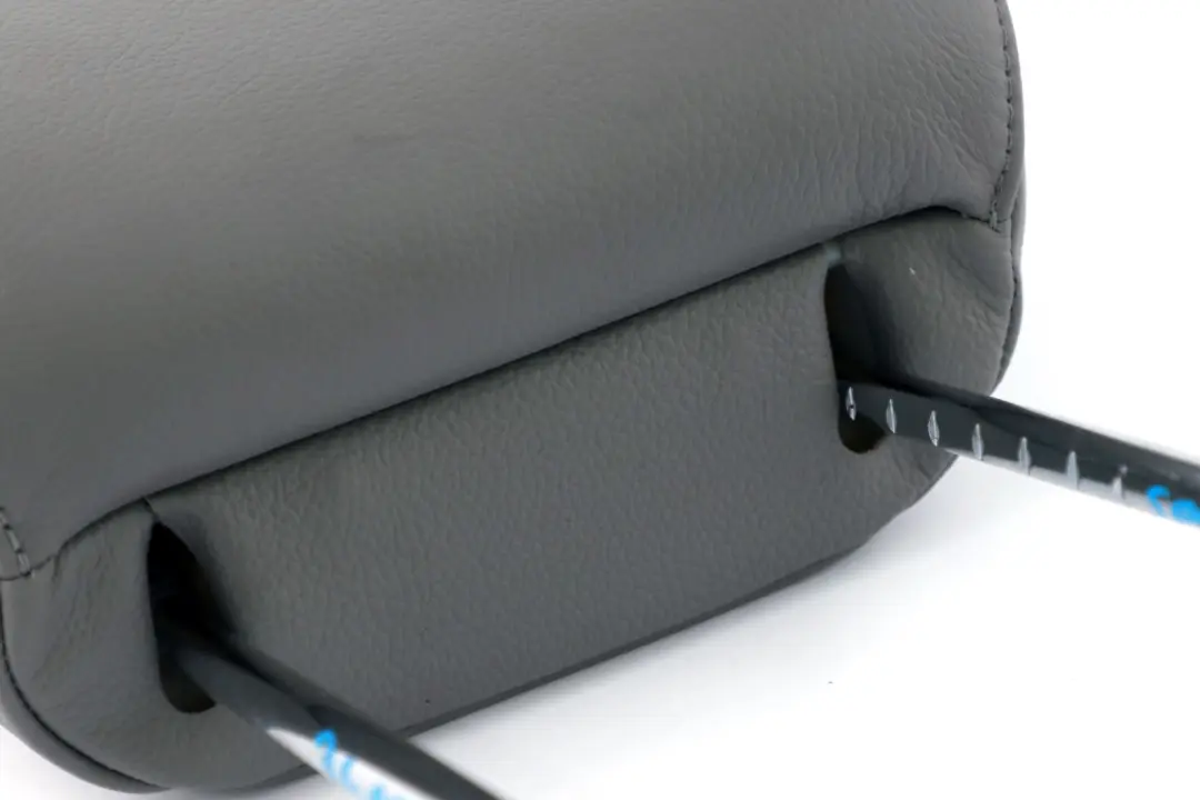 BMW X3 E83 sport vornsitz links rechts Kopfstütze aus grau Leder - SKU 3410431 - Teilenummer 3410431