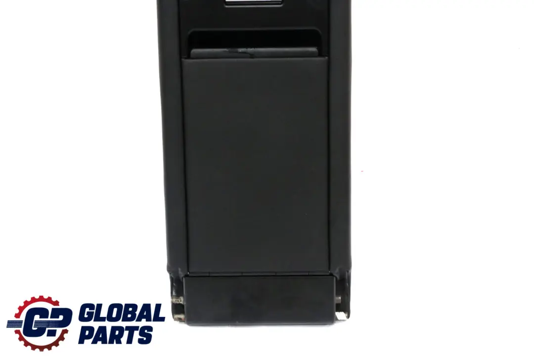 Sedile posteriore centrale Portabicchieri Vassoio Pelle Nera per BMW X3 E83 con numero di parte 3410446 BMW X3 E83 Sedile posteriore centrale Portabicchieri Vassoio Pelle Nera - SKU 3410446 - Numero di parte 3410446