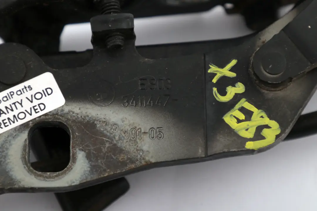 BMW X3 E83 Delantero Izquierdo Motor Capo Bisagra Capo Negro - SKU 3411447 - Número de pieza 3411447