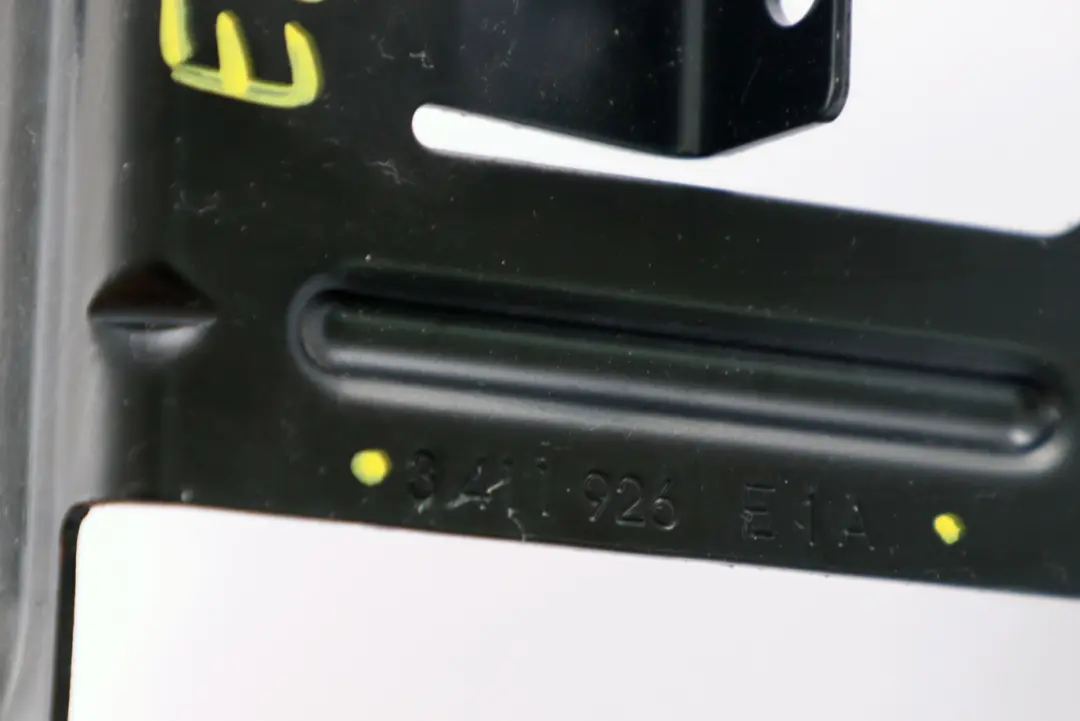 Supporto Telematics Controllo Unita / Ses 8410 per BMW X3 E83 con numero di parte 3411926 BMW X3 E83 Supporto Telematics Controllo Unita / Ses 8410 - SKU 3411926 - Numero di parte 3411926