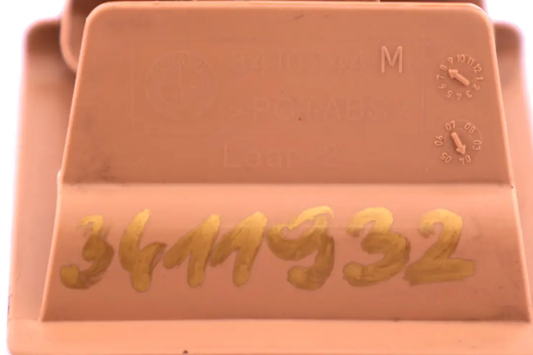 Sitz Abdeckung Blende Isofix SANDBEIGE BEIGE 3410244 für BMW X3 er E83 mit Teilenummer 3411932 BMW X3 er E83 Sitz Abdeckung Blende Isofix SANDBEIGE BEIGE 3410244 - SKU 3411932 - Teilenummer 3411932