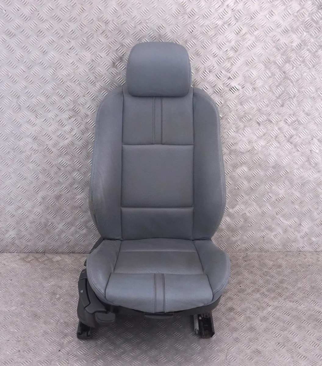 Front Right O/S Sport Seat Grey Blue Graublau Leather to BMW X3 Series E83 with Part number 3412154 BMW X3 Series E83 Front Right O/S Sport Seat Grey Blue Graublau Leather - SKU 3412154 - Part number 3412154
