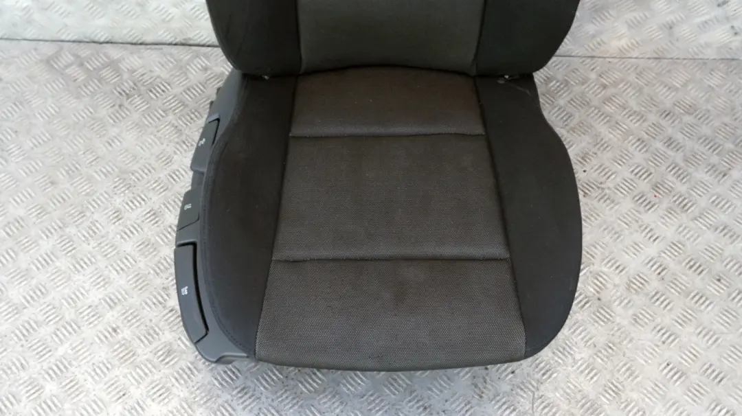 Fotel prawy materiał anthrazit do BMW E83 X3 o numerze 3412187 BMW E83 X3 Fotel prawy materiał anthrazit - SKU 3412187-4 - Numer Części 3412187