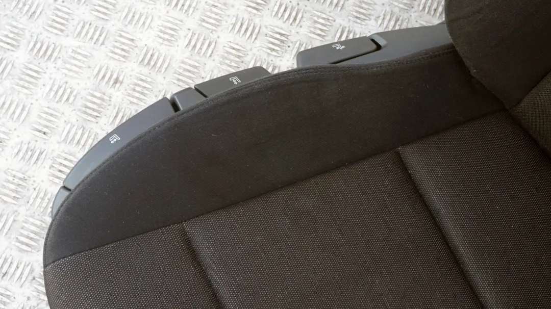 Fotel prawy materiał anthrazit do BMW E83 X3 o numerze 3412187 BMW E83 X3 Fotel prawy materiał anthrazit - SKU 3412187-4 - Numer Części 3412187