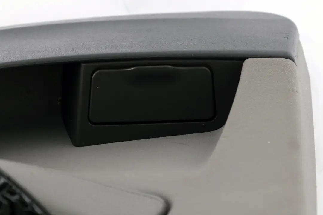 *BMW X3 er E83 Türverkleidung Hinten Rechts Leder Ambiente Grey Black für mit Teilenummer 3412998 *BMW X3 er E83 Türverkleidung Hinten Rechts Leder Ambiente Grey Black - SKU 3412998 - Teilenummer 3412998