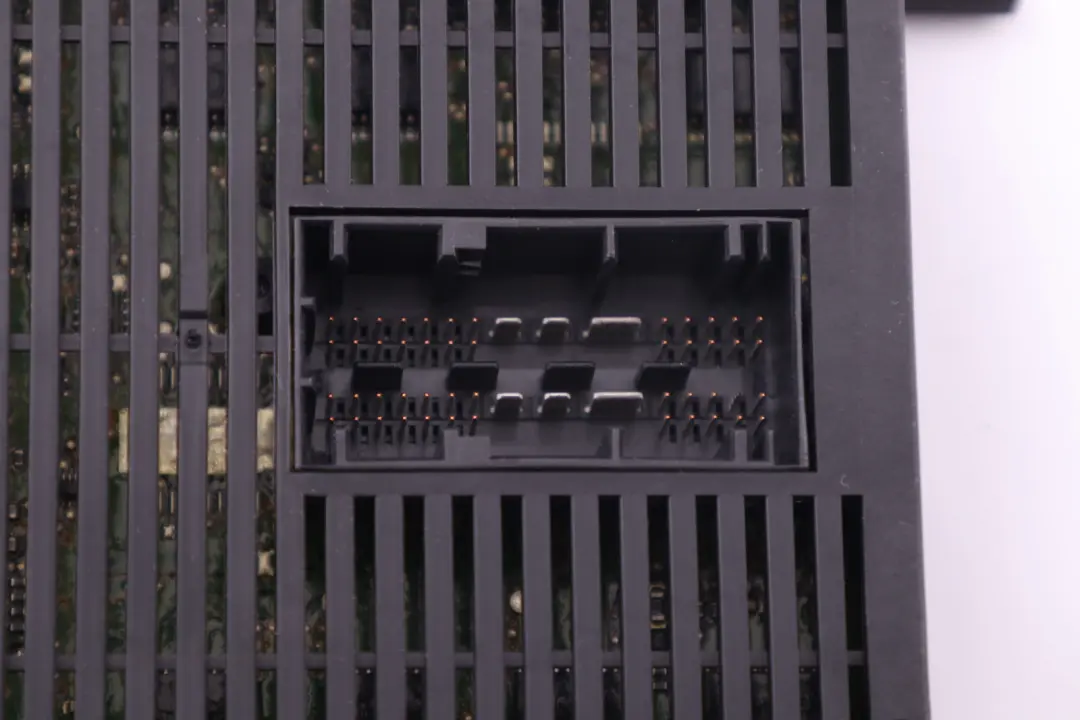 Light Control Module Lear LM LWR ECE/RL to BMW X3 Series E83 with Part number BMW X3 Series E83 Light Control Module Lear LM LWR ECE/RL - SKU 3413320 - Part number