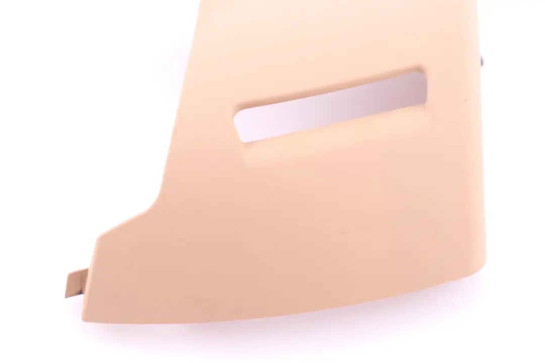 Abdeckung Gurtautomat rechts SANDBEIGE BEIGE 3400512 für BMW X3 er E83 mit Teilenummer 3413372 BMW X3 er E83 Abdeckung Gurtautomat rechts SANDBEIGE BEIGE 3400512 - SKU 3413372 - Teilenummer 3413372