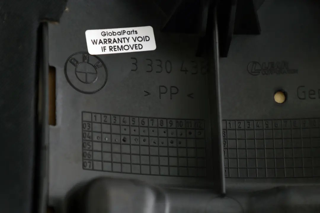 Siege Arriere Panneau Lateral Droite Noir Tissu Anthracite 3330438 pour BMW X3 E83 à propos du numéro de pièce 3413562 BMW X3 E83 Siege Arriere Panneau Lateral Droite Noir Tissu Anthracite 3330438 - SKU 3413562 - Numéro de pièce 3413562