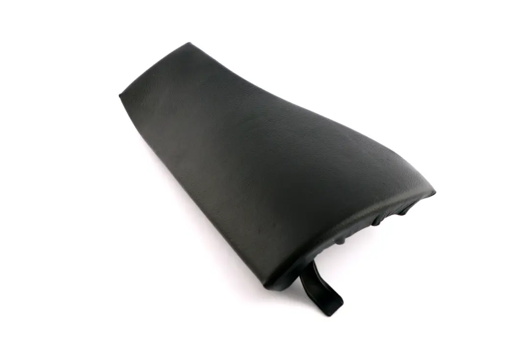 Boczek Kanapy Tylnej Prawy Tył Skóra 3330438 do BMW E83 X3 o numerze 3413572 BMW E83 X3 Boczek Kanapy Tylnej Prawy Tył Skóra 3330438 - SKU 3413572 - Numer Części 3413572