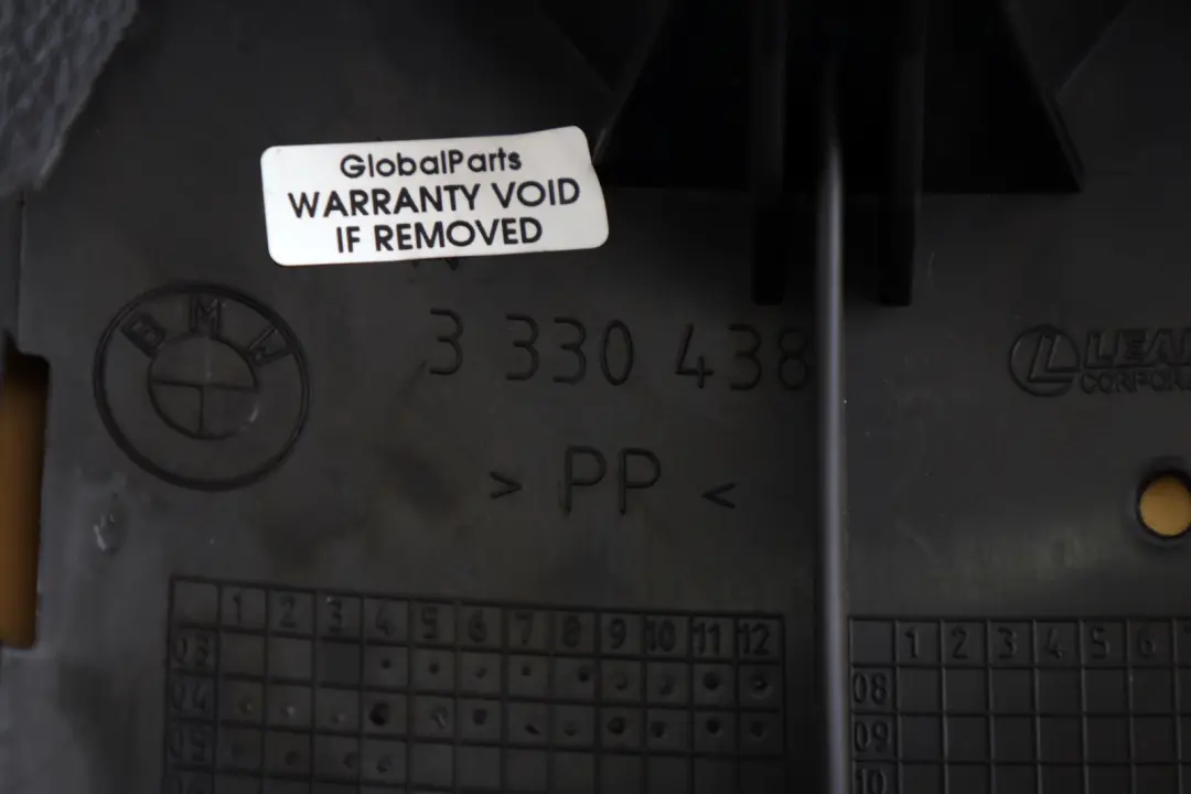 Garniture Latérale Siège Arrière Cuir Noir Droit Ambiente pour BMW X3 E83 à propos du numéro de pièce 3413572 BMW X3 E83 Garniture Latérale Siège Arrière Cuir Noir Droit Ambiente - SKU 3413572 - Numéro de pièce 3413572