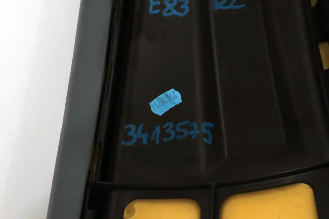 BMW E83 Tylny fotel lewy panel boczny skóra - SKU 3413575 - Numer Części 3330437
