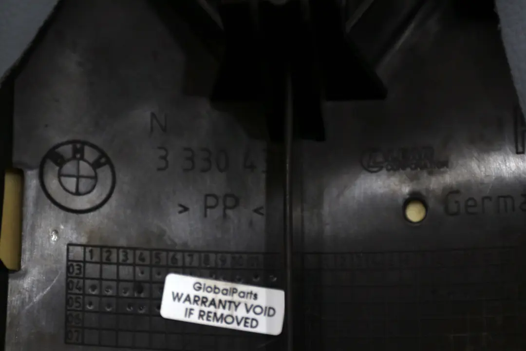 Asiento Trasero Derecho Panel Lateral Cuero Gris Azul para BMW E83 con número de pieza 3330438 BMW E83 Asiento Trasero Derecho Panel Lateral Cuero Gris Azul - SKU 3413576 - Número de pieza 3330438