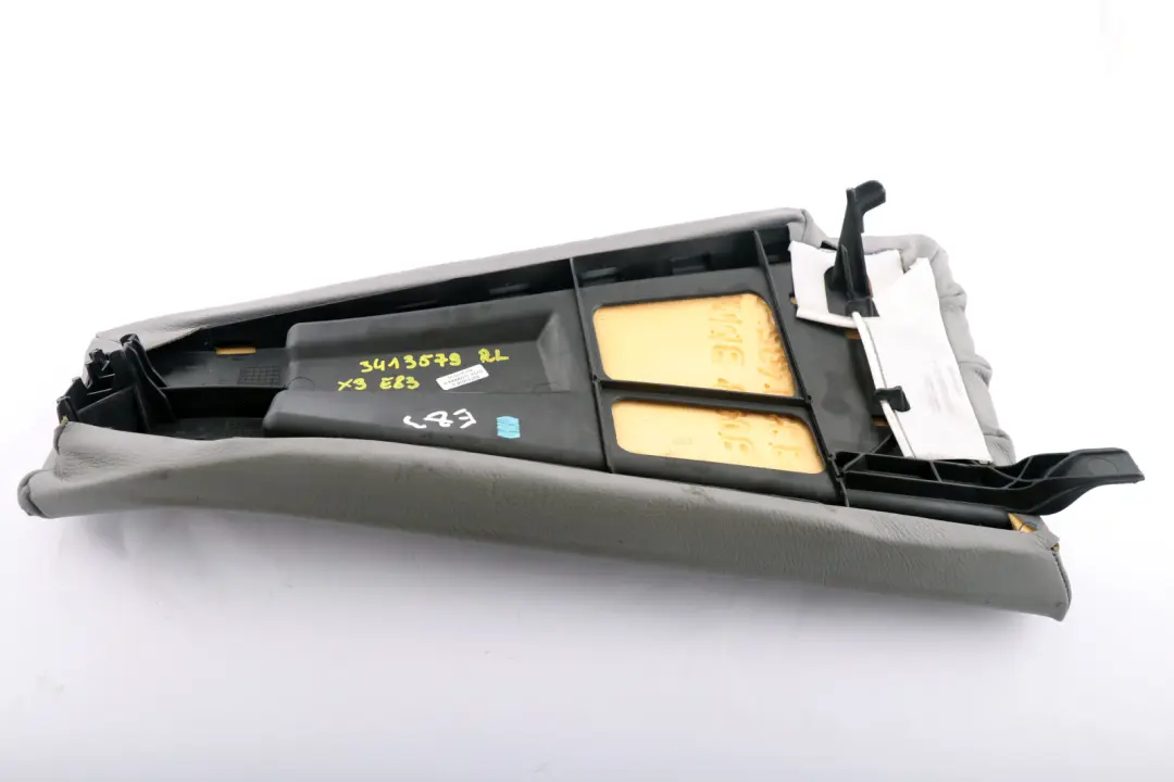 Panneau Lateral Arriere Gauche Gris Cuir Nevada pour BMW X3 E83 à propos du numéro de pièce 3330437 BMW X3 E83 Panneau Lateral Arriere Gauche Gris Cuir Nevada - SKU 3413579 - Numéro de pièce 3330437