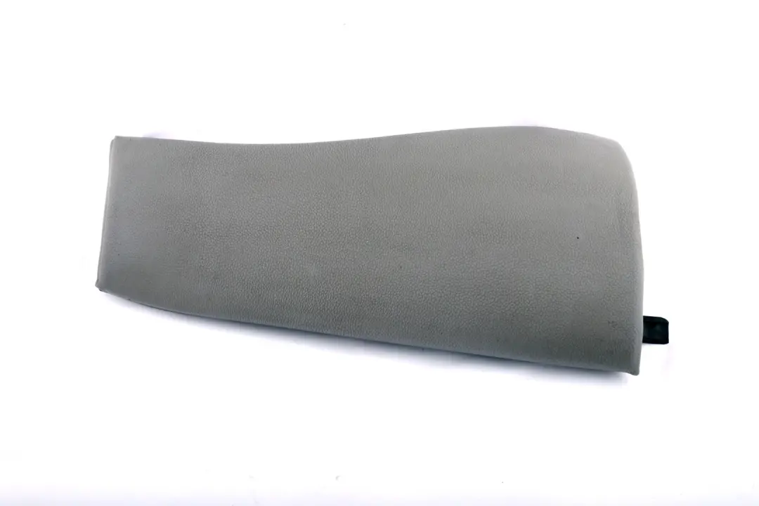 Asiento Trasero Derecho Panel Lateral Cuero Gris para BMW E83 con número de pieza 3330438 BMW E83 Asiento Trasero Derecho Panel Lateral Cuero Gris - SKU 3413580 - Número de pieza 3330438