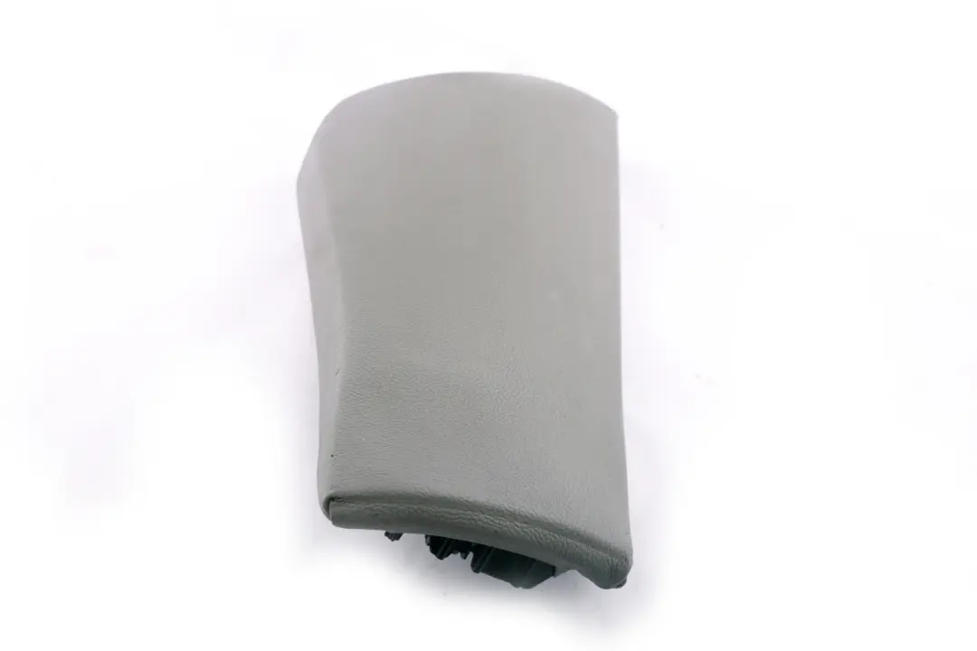 Asiento Trasero Derecho Panel Lateral Cuero Gris para BMW E83 con número de pieza 3330438 BMW E83 Asiento Trasero Derecho Panel Lateral Cuero Gris - SKU 3413580 - Número de pieza 3330438