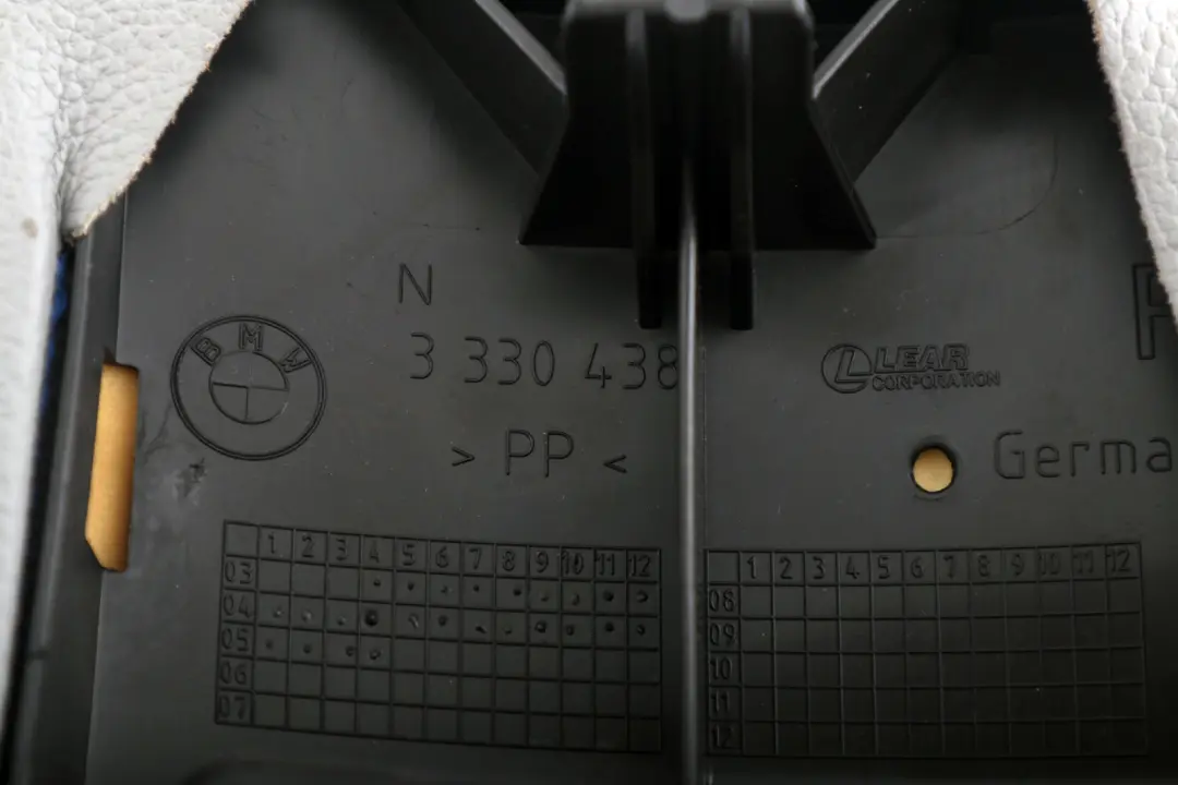 Panneau Lateral Arriere Droite Gris Cuir Nevada pour BMW X3 E83 à propos du numéro de pièce 3330438 BMW X3 E83 Panneau Lateral Arriere Droite Gris Cuir Nevada - SKU 3413580 - Numéro de pièce 3330438