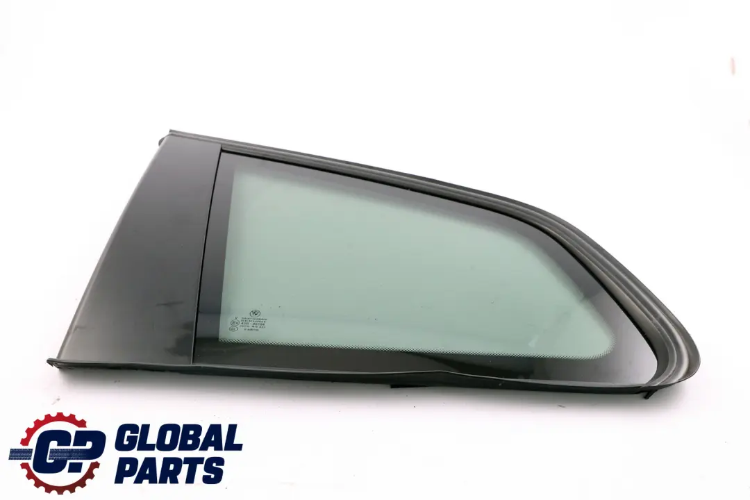 Stała Szyba Lewy Tył Czarna AS3 do BMW X3 E83 LCI o numerze 3413911 BMW X3 E83 LCI Stała Szyba Lewy Tył Czarna AS3 - SKU 3413911 - Numer Części 3413911