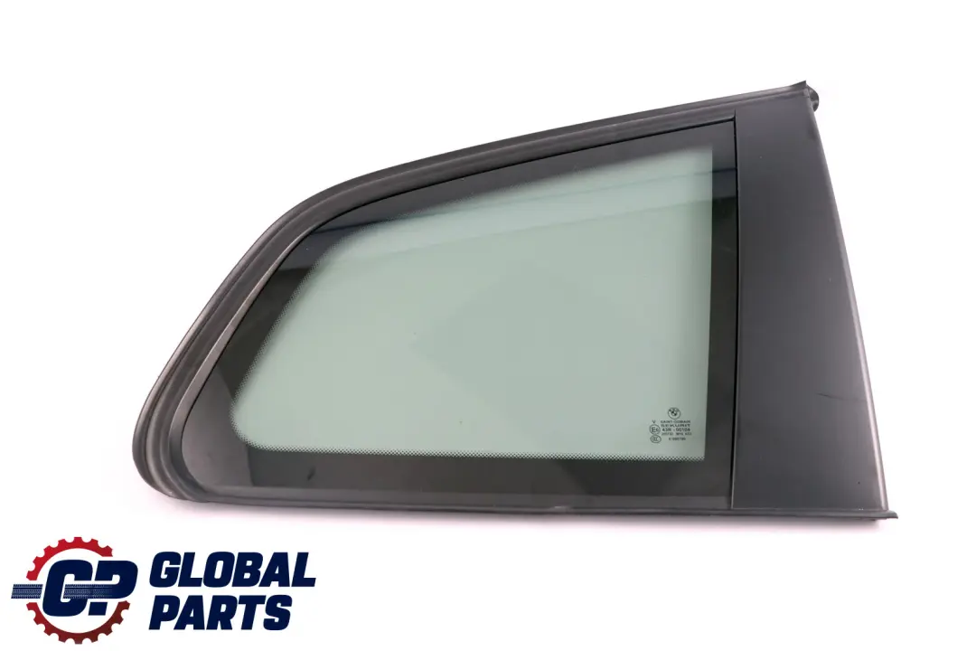 Puerta Fija Ventana Vidrio Trasero Derecho Negro AS3 para BMW E83 LCI con número de pieza 3413912 BMW E83 LCI Puerta Fija Ventana Vidrio Trasero Derecho Negro AS3 - SKU 3413912 - Número de pieza 3413912