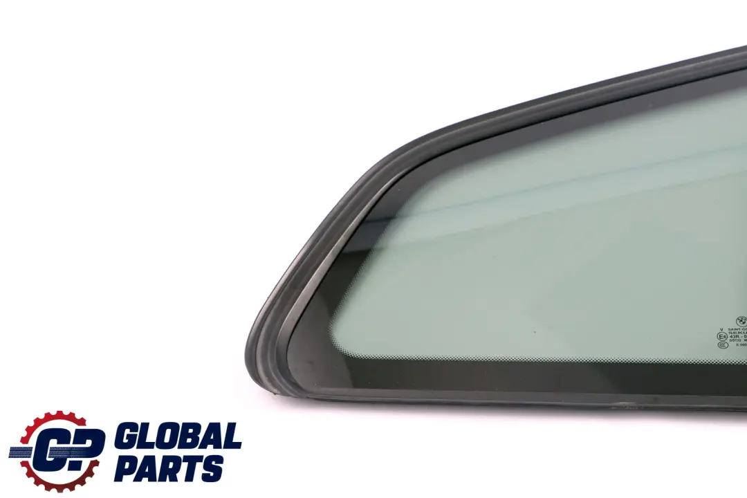 Szyba Bagażnika Prawa Przyciemniana AS3 do BMW X3 E83 o numerze 3413912 BMW X3 E83 Szyba Bagażnika Prawa Przyciemniana AS3 - SKU 3413912 - Numer Części 3413912