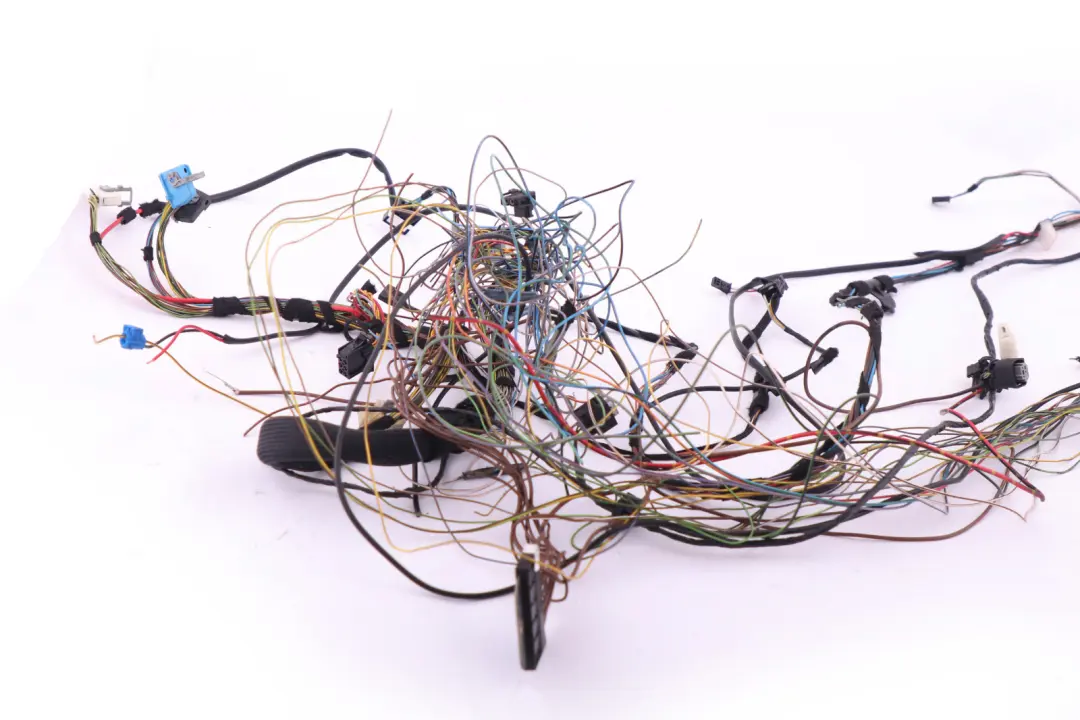 Parachoques Trasero Cableado PDC Gancho de Remolque para BMW E83 con número de pieza 3413934 BMW E83 Parachoques Trasero Cableado PDC Gancho de Remolque - SKU 3413934 - Número de pieza 3413934