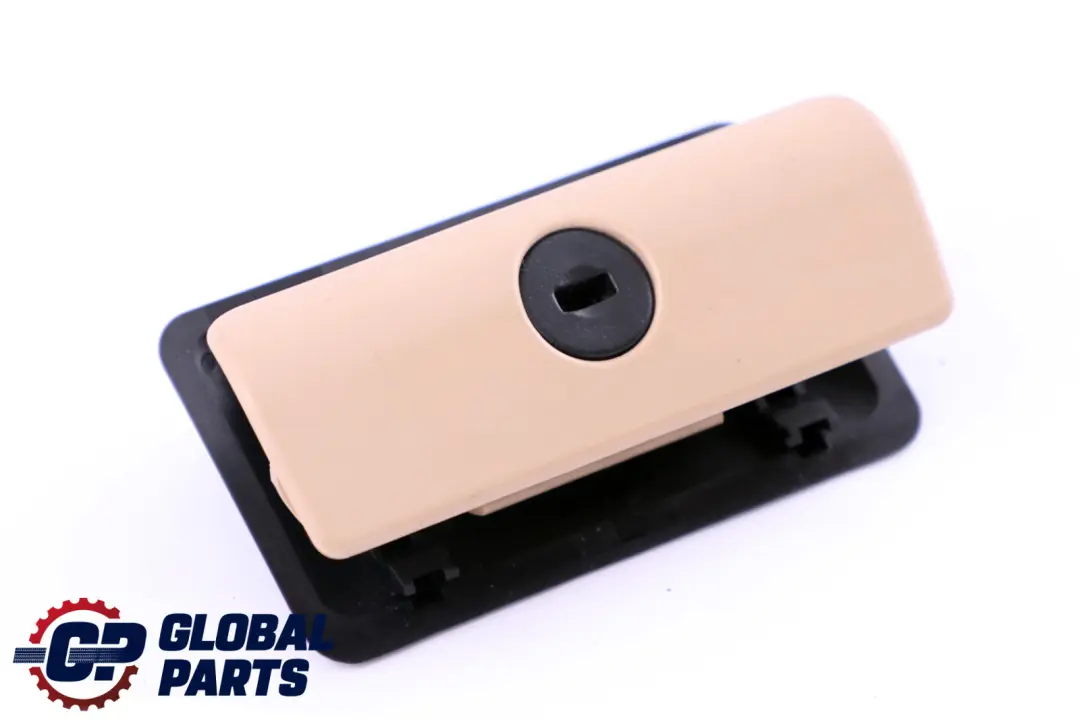 Guantera Cerradura Manija Gancho Pestillo Arena beige para BMW X3 E83 con número de pieza 3414194 BMW X3 E83 Guantera Cerradura Manija Gancho Pestillo Arena beige - SKU 3414194 - Número de pieza 3414194