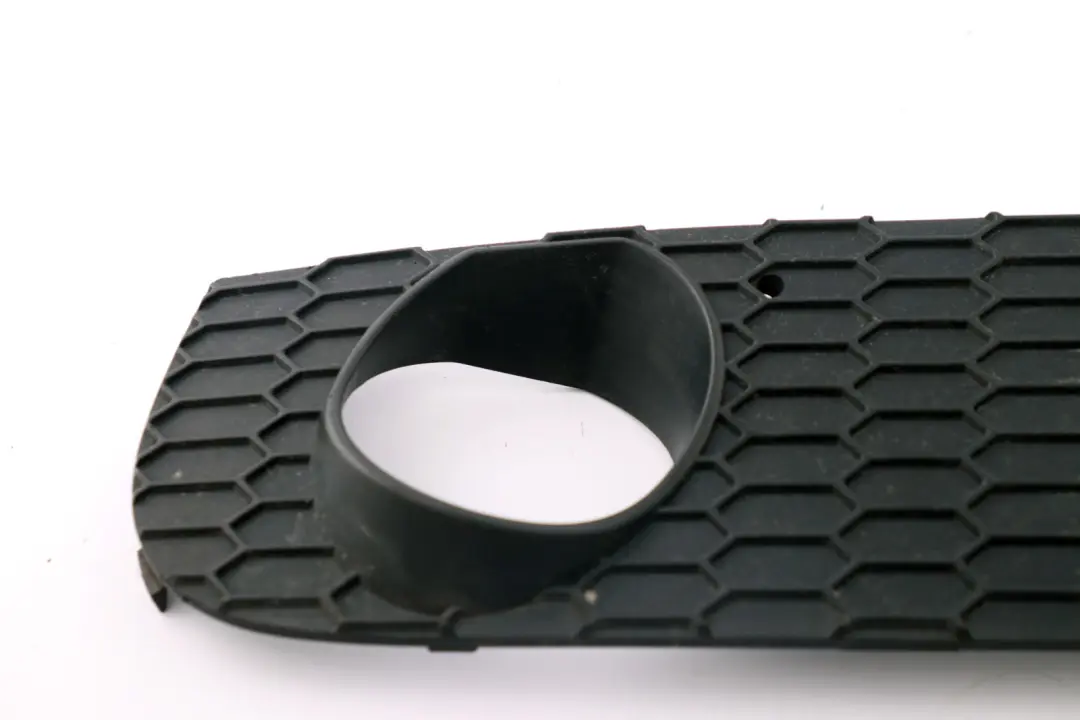 Paragolpes Delantero Tapa Faro Antiniebla Rejilla Derecha para BMW X3 E83 M Sport con número de pieza 3414312 BMW X3 E83 M Sport Paragolpes Delantero Tapa Faro Antiniebla Rejilla Derecha - SKU 3414312 - Número de pieza 3414312