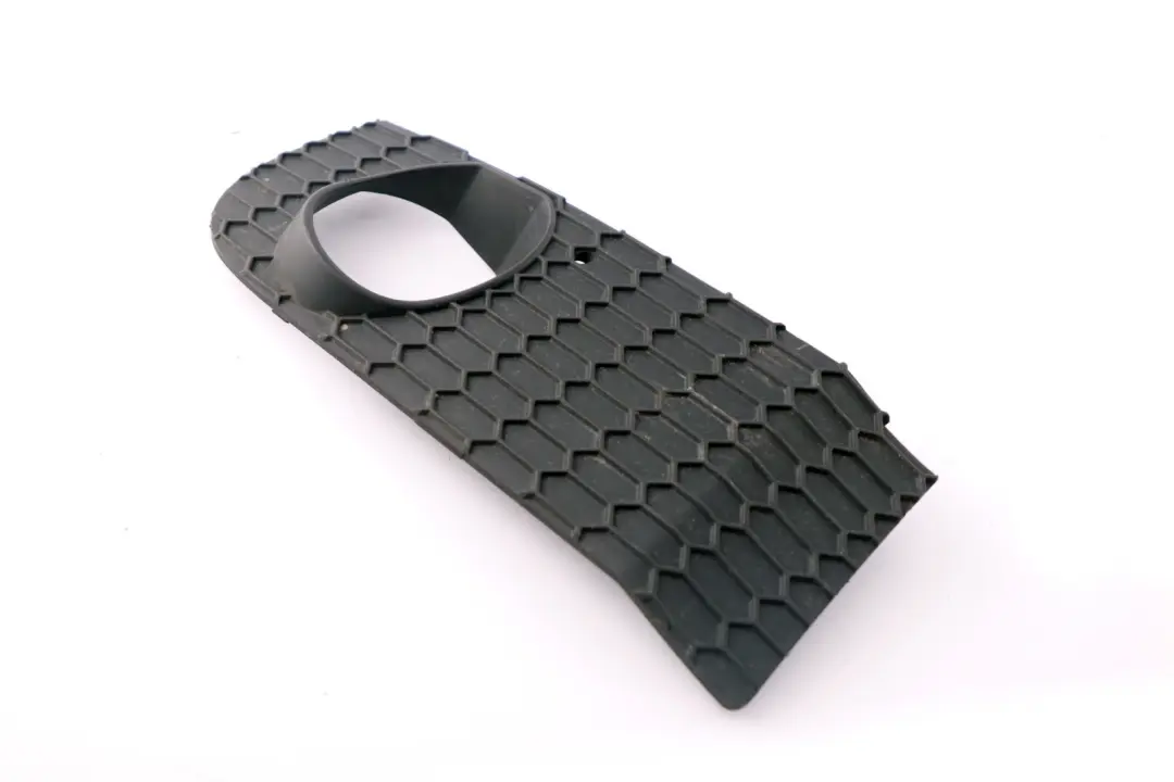 Pare-chocs avant Sport Grille d'antibrouillard Droite pour BMW X3 E83 M à propos du numéro de pièce 3414312 BMW X3 E83 M Pare-chocs avant Sport Grille d'antibrouillard Droite - SKU 3414312 - Numéro de pièce 3414312