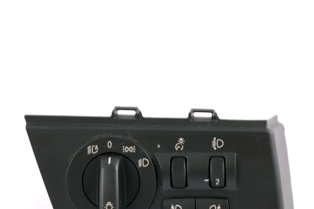 Luce Faro Elemento di controllo Interruttore Pannello per BMW X3 E83 con numero di parte 3415108 BMW X3 E83 Luce Faro Elemento di controllo Interruttore Pannello - SKU 3415108 - Numero di parte 3415108