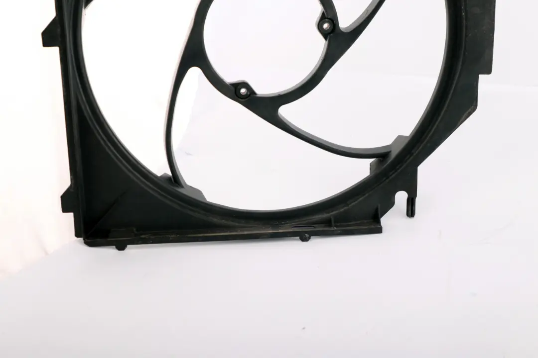 Cooling Radiator Fan Shroud Cover to BMW X3 Series E83 Engine with Part number 3415242 BMW X3 Series E83 Engine Cooling Radiator Fan Shroud Cover - SKU 3415242 - Part number 3415242