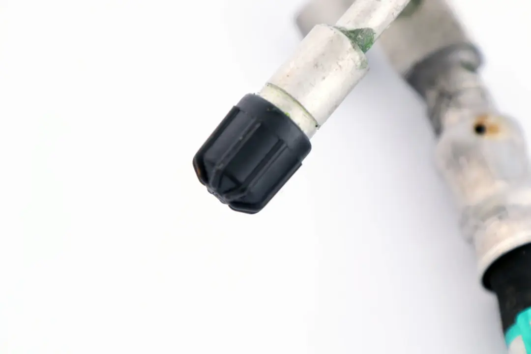 Pressure Hose Compressor Condenser to BMW X3 Series E83 LCI with Part number 3415556 BMW X3 Series E83 LCI Pressure Hose Compressor Condenser - SKU 3415556 - Part number 3415556