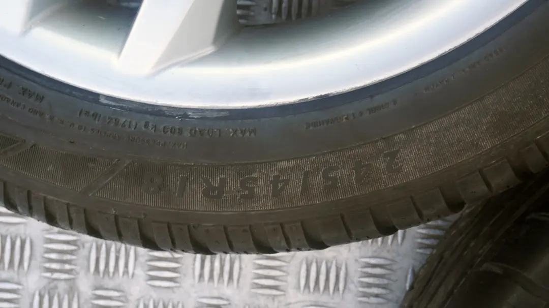  *BMW X3 er E83 Komplettes 4x Rad Alu Felge mit Reifen 18" M Doppelspeiche 192 - SKU 3415614 - Teilenummer 3415614