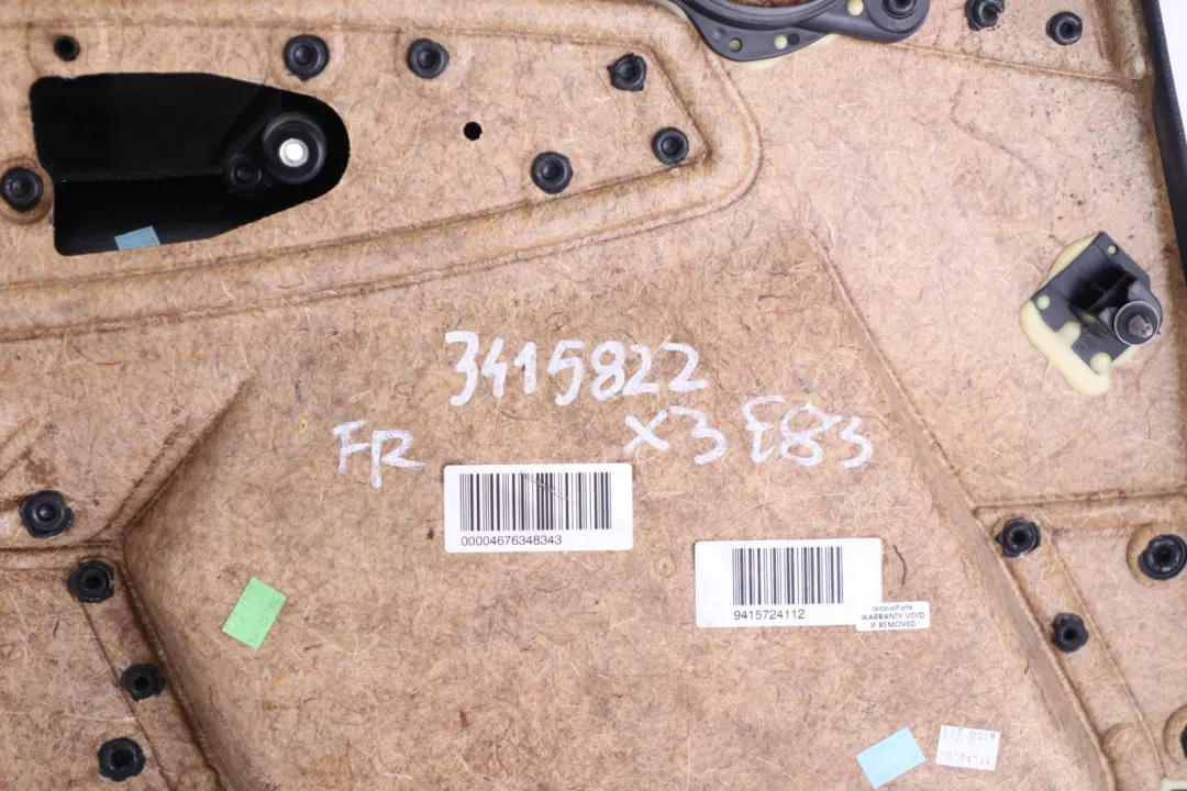 Anteriore Destra Scheda Porta Fodera Tessuto Nero per BMW X3 E83 con numero di parte 3415822 BMW X3 E83 Anteriore Destra Scheda Porta Fodera Tessuto Nero - SKU 3415822 - Numero di parte 3415822