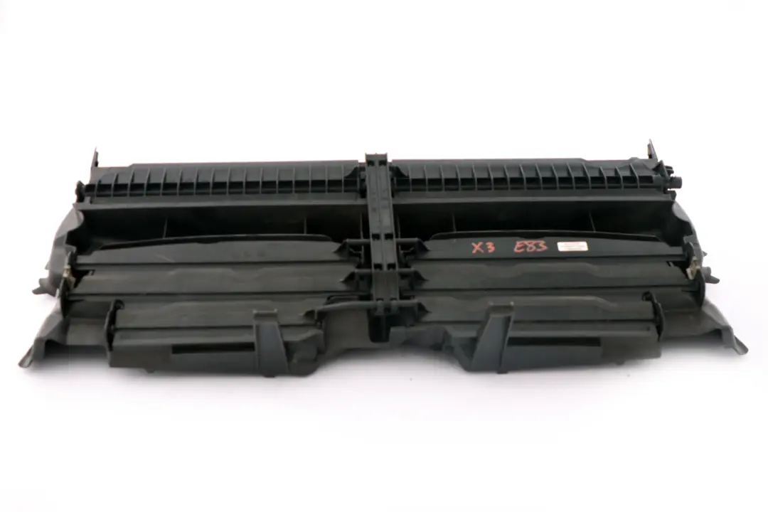 Panel Conducto De Aire Aletas De Refrigeración Superior para BMW X3 E83 con número de pieza 3415851 BMW X3 E83 Panel Conducto De Aire Aletas De Refrigeración Superior - SKU 3415851 - Número de pieza 3415851