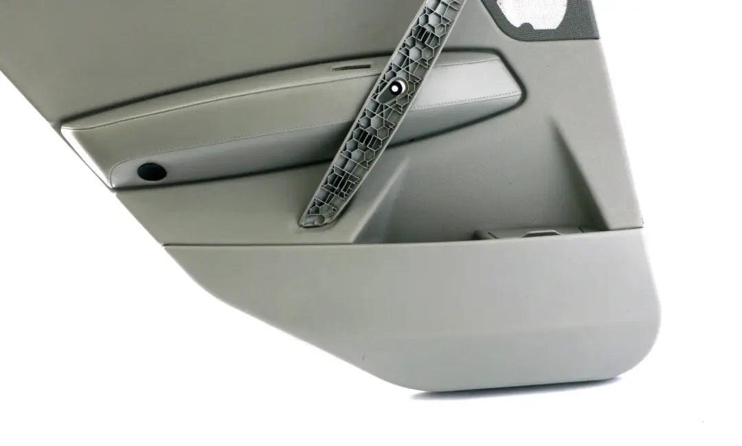 Boczek tapicerka drzwi lewy skóra do BMW E83 X3 o numerze 3415905 BMW E83 X3 Boczek tapicerka drzwi lewy skóra - SKU 3415905 - Numer Części 3415905