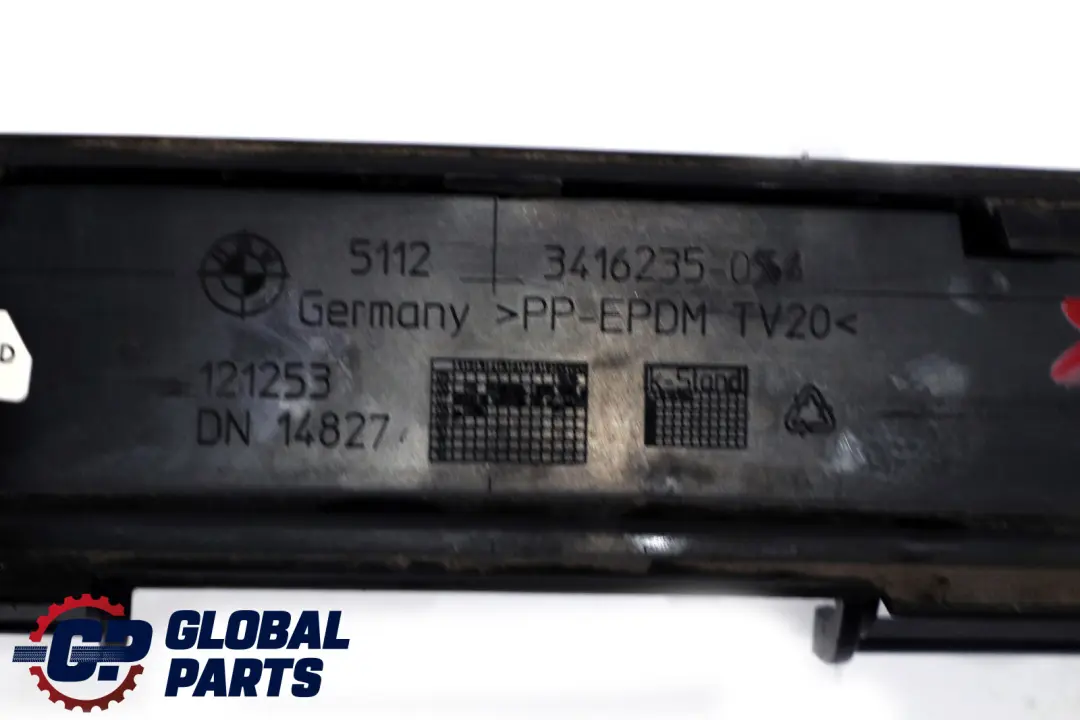 Supporto guida centrale inferiore paraurti posteriore per BMW X3 E83 LCI con numero di parte 3416235 BMW X3 E83 LCI Supporto guida centrale inferiore paraurti posteriore - SKU 3416235 - Numero di parte 3416235