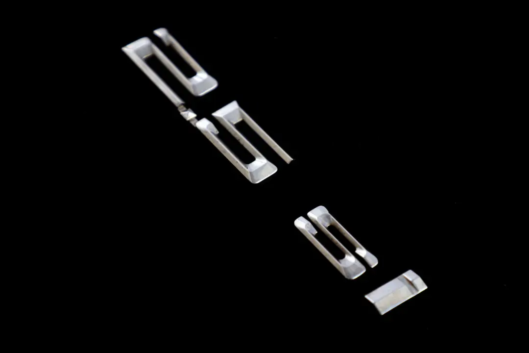 E83N LCI Rear Boot Trunk Lid Adhered Emblem Badge Lettering 2.5si to BMW X3 Series with Part number 3416257 BMW X3 Series E83N LCI Rear Boot Trunk Lid Adhered Emblem Badge Lettering 2.5si - SKU 3416257 - Part number 3416257