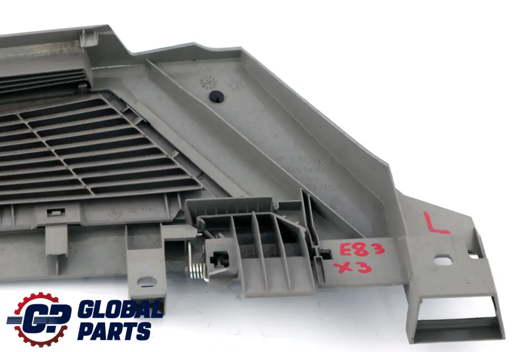 Entlüftungsgitter Links Grau für BMW X3 er E83 mit Teilenummer 3508763 BMW X3 er E83 Entlüftungsgitter Links Grau - SKU 3416393 - Teilenummer 3508763
