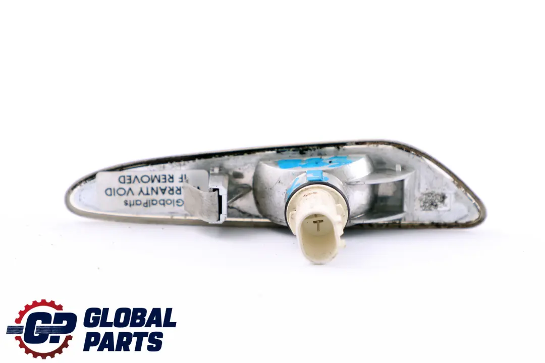 Lado Izquierdo Piloto Intermitente Adicional Blanco para BMW X3 E83 con número de pieza 3418447 BMW X3 E83 Lado Izquierdo Piloto Intermitente Adicional Blanco - SKU 3418447 - Número de pieza 3418447