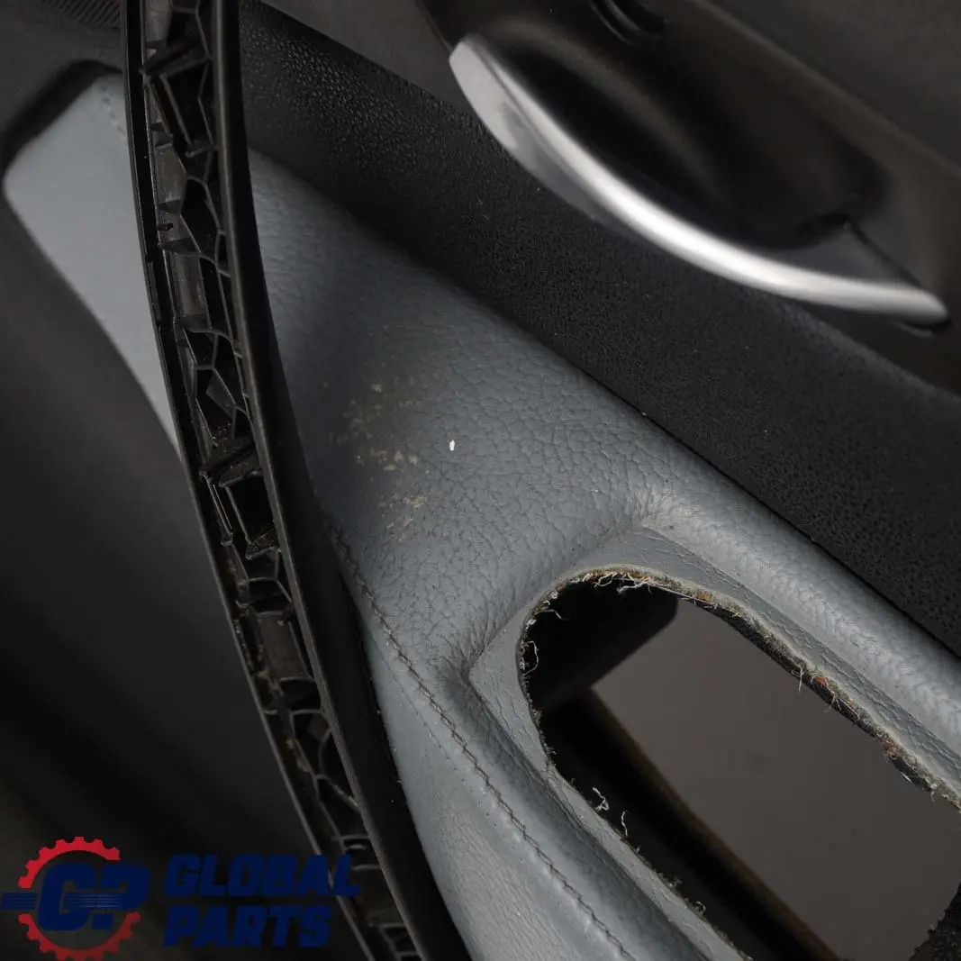 Delantero Derecho Forro Tarjeta Puerta Cuero Ambiente Gris Azul para BMW E83 con número de pieza 3418842 BMW E83 Delantero Derecho Forro Tarjeta Puerta Cuero Ambiente Gris Azul - SKU 3418842 - Número de pieza 3418842