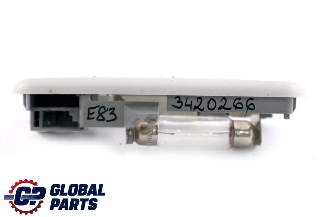 Światło Oświetlenie Kabiny Podsufitka Prawe Szare do BMW X3 E83 o numerze 3420266 BMW X3 E83 Światło Oświetlenie Kabiny Podsufitka Prawe Szare - SKU 3420266 - Numer Części 3420266
