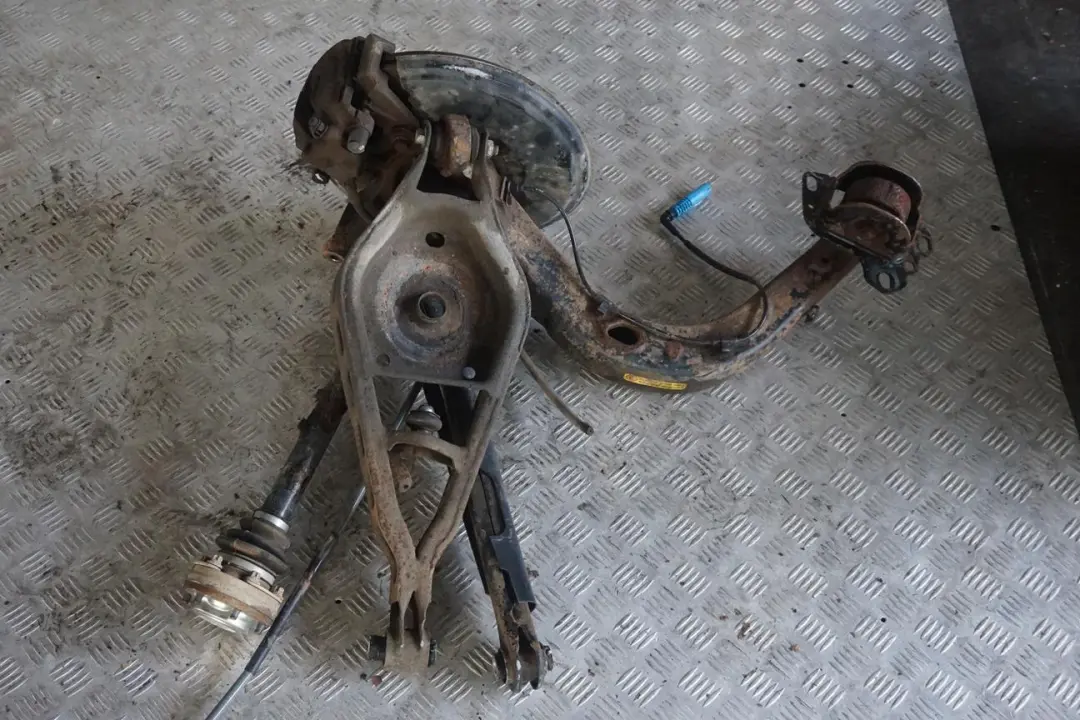 N47 Sospensione Posteriore Sinistra Braccio Freno A Disco per BMW X3 E83 2.0D con numero di parte 3420501 BMW X3 E83 2.0D N47 Sospensione Posteriore Sinistra Braccio Freno A Disco - SKU 3420501-2 - Numero di parte 3420501