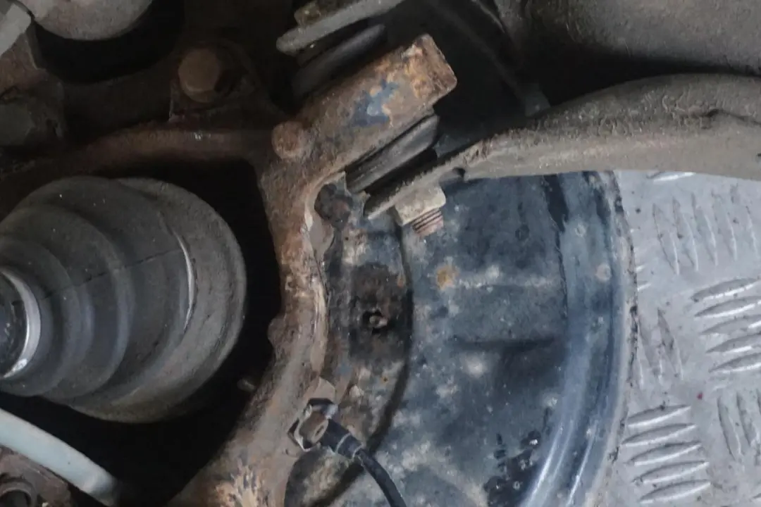 N47 Sospensione Posteriore Sinistra Braccio Freno A Disco per BMW X3 E83 2.0D con numero di parte 3420501 BMW X3 E83 2.0D N47 Sospensione Posteriore Sinistra Braccio Freno A Disco - SKU 3420501-2 - Numero di parte 3420501