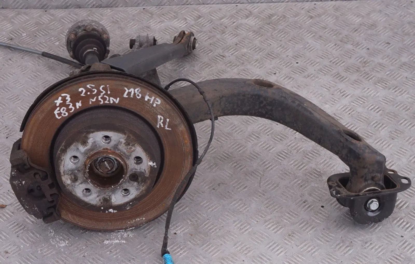 BMW X3 E83 LCI 2.5si N52N Rear Left Spring Strut Leg Suspension