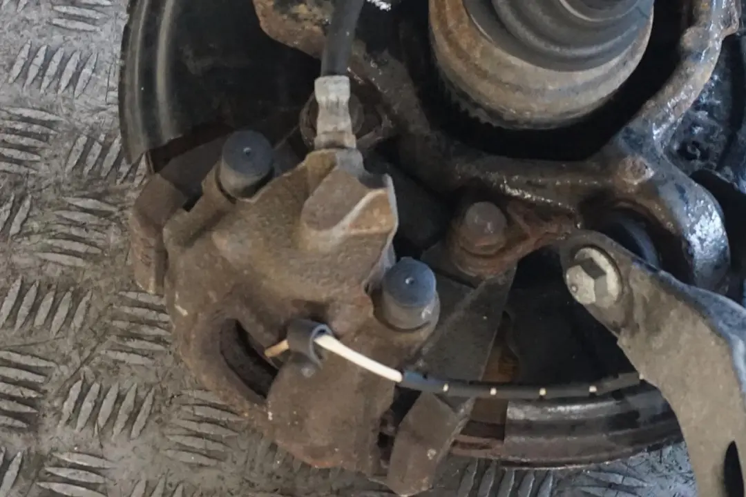 M57N2 Trasero Derecho Suspensión Pierna Brazo Disco de Freno para BMW X3 E83 3.0d con número de pieza 3420502 BMW X3 E83 3.0d M57N2 Trasero Derecho Suspensión Pierna Brazo Disco de Freno - SKU 3420502-1 - Número de pieza 3420502