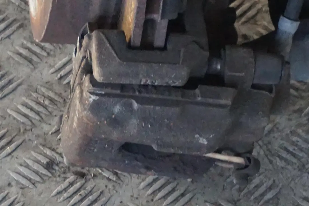 BMW X3 E83 3.0d M57N2 Trasero Derecho Suspensión Pierna Brazo Disco de Freno - SKU 3420502-1 - Número de pieza 3420502