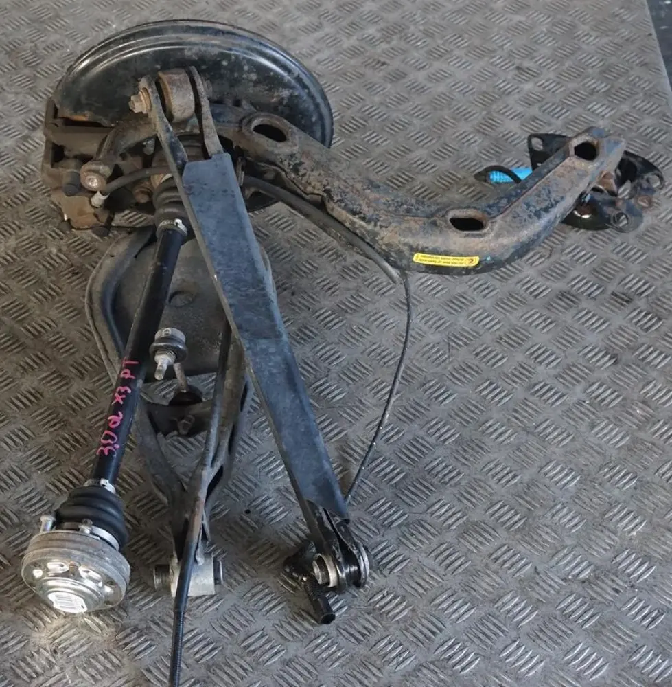 M57N2 Sospensione posteriore destra Braccio del freno a disco per BMW X3 E83 3.0d con numero di parte 3420502 BMW X3 E83 3.0d M57N2 Sospensione posteriore destra Braccio del freno a disco - SKU 3420502-1 - Numero di parte 3420502