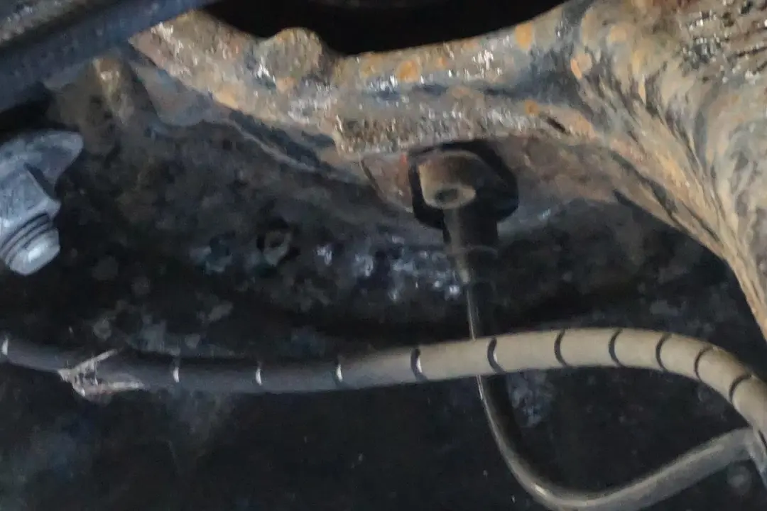 M57N2 Sospensione posteriore destra Braccio del freno a disco per BMW X3 E83 3.0d con numero di parte 3420502 BMW X3 E83 3.0d M57N2 Sospensione posteriore destra Braccio del freno a disco - SKU 3420502-1 - Numero di parte 3420502