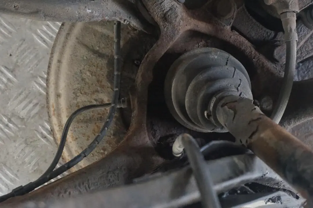 BMW X3 Reihe E83 2.0d N47 Längslenker Bremsscheibe Abtriebswelle Rechts - SKU 3420502-2 - Teilenummer 3420502